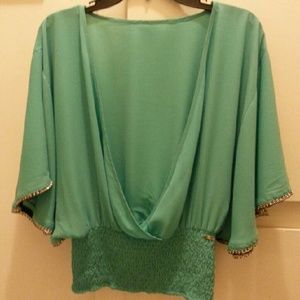☀️ bebe Green Chain Embellished Bell Sleeve  Top Sz Sm